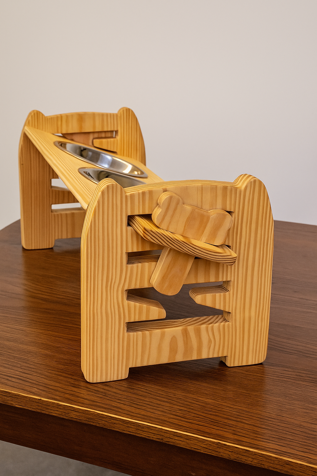 Luxury pinewood elevated dog bowl stand with adjustable heights