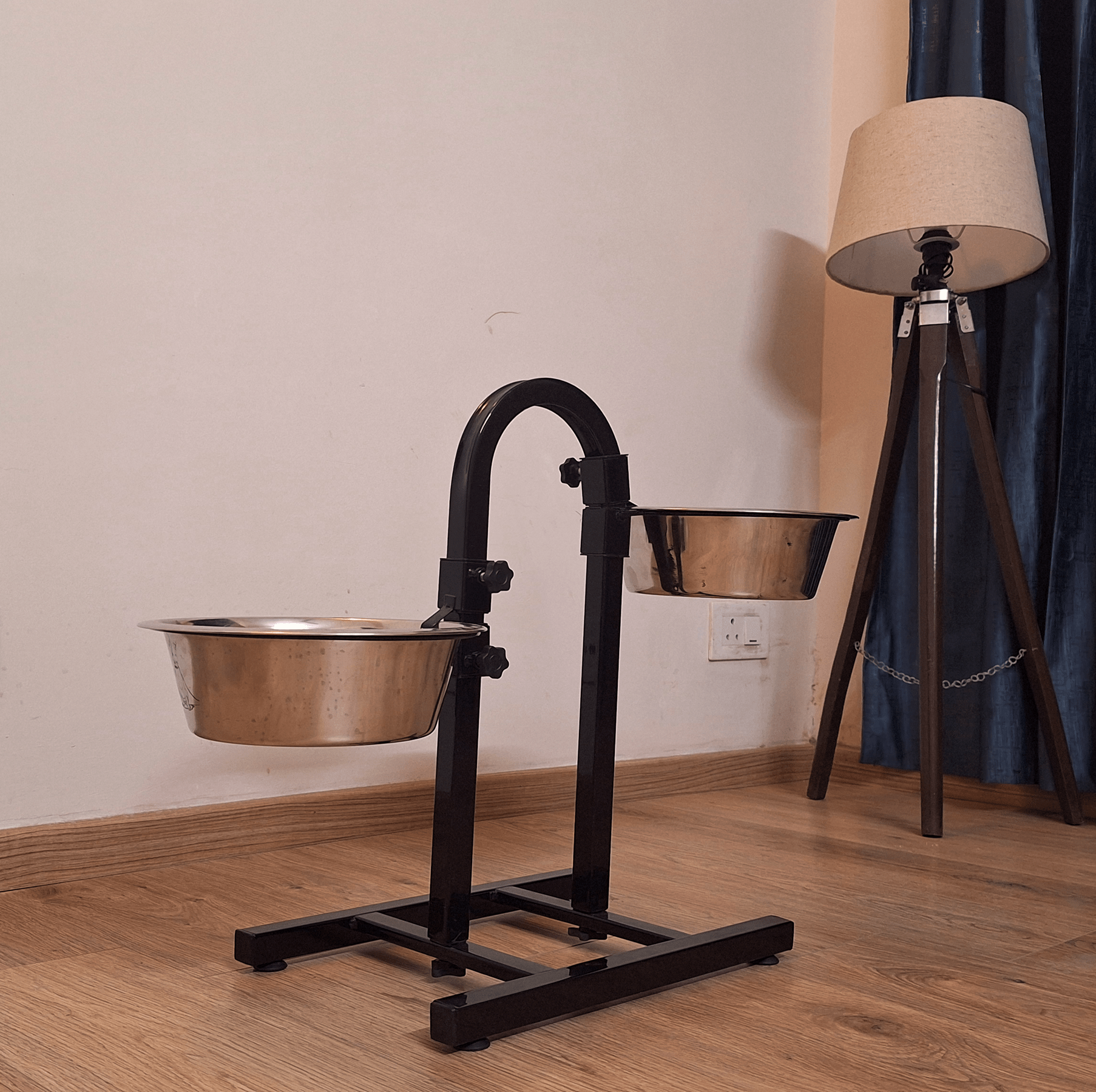 Ergonomic U-shaped dog bowl stand crafted for healthy feeding posture and improved digestion | Raised pet diner #color_black